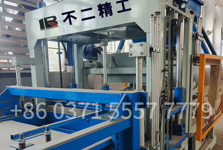 Automatic Block Making Machine - QT7