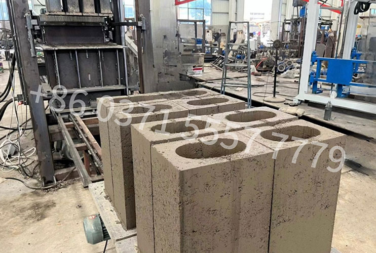 Automatic Block Making Machine - QT8