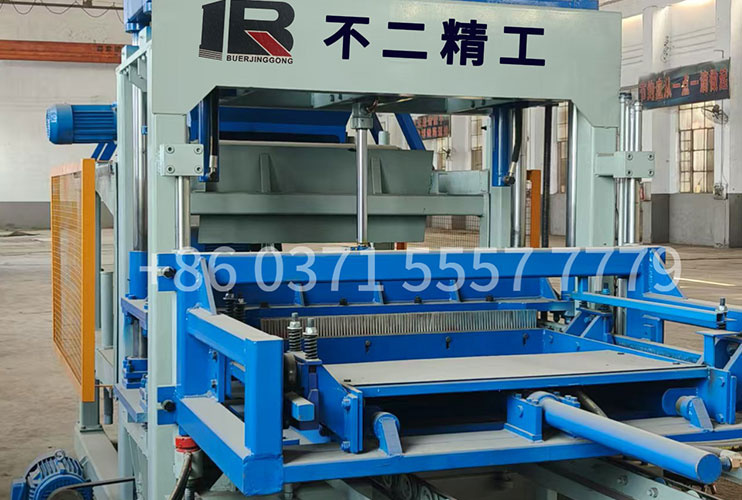 Automatic Block Making Machine - QT18
