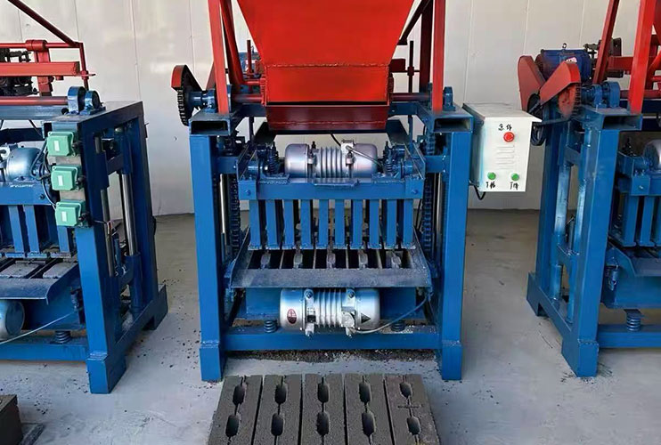 Semi-automatic Brick Making Machine - QMJ4-35D