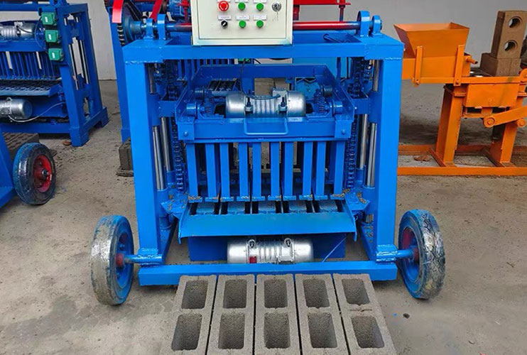 Small Mobile Brick Making Machine - QMY4-40