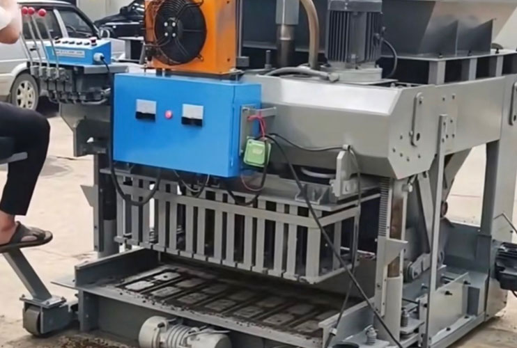 Small Mobile Brick Making Machine - QMY6-20