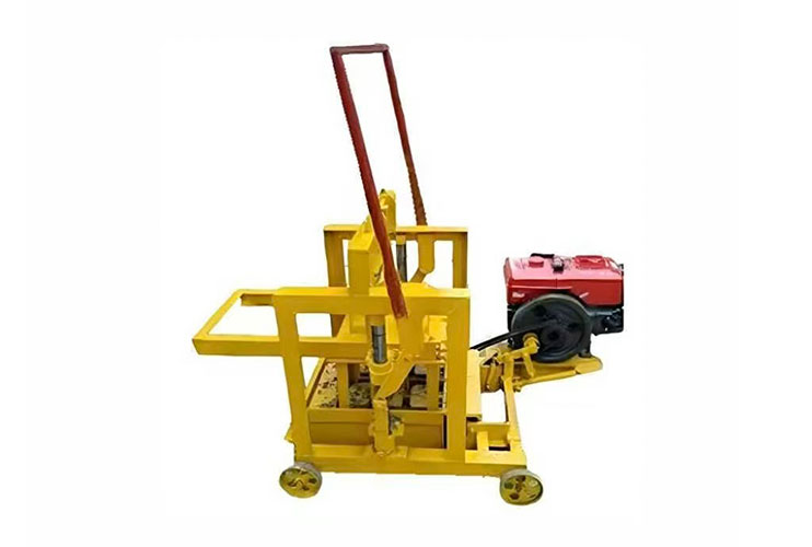 Small Mobile Brick Making Machine - Diesel Fuel QMY2-40