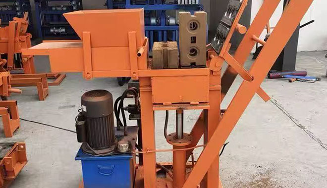 Small-Clay-Brick-Making-Machine—HY2-20-03